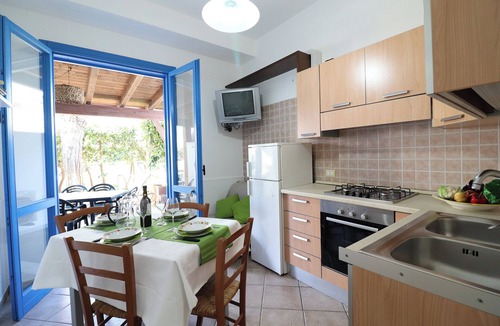 Torre dell'Orso House | Holiday Home Trilo barbecue Torre dell'Orso PT48 with Garden and Barbecue