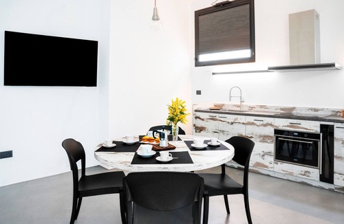 Melendugno Apartment | Holiday Home 'Tre' with Shared Terrace, Wi-Fi and Air Conditioning
