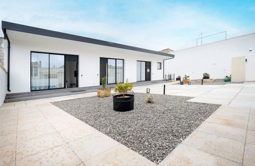 Melendugno Apartment | Holiday Home 'Uno' with Shared Terrace, Wi-Fi and Air Conditioning