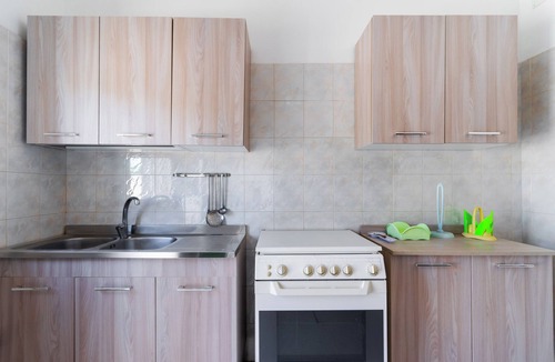 Punta Prosciutto House | Holiday Home 'Villa Iris Punta Prosciutto' with Sea View, Private Terrace and Air Conditioning