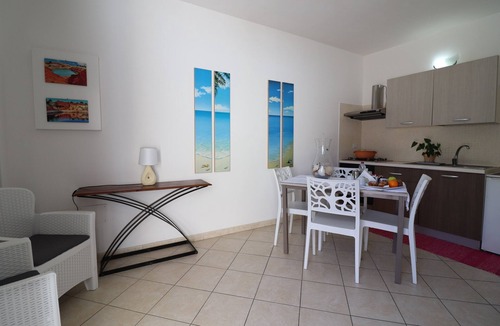 Otranto House | Holiday Home 'Villetta Amelie A Otranto' with Private Terrace, Wi-Fi and Air Conditioning