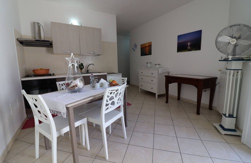 Otranto House | Holiday Home 'Villetta Amelie A Otranto' with Private Terrace, Wi-Fi and Air Conditioning