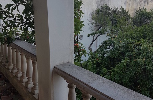 Centro Storico Apartment | HOLIDAY HOUSE WITH LARGE GARDEN CENTRAL SWEATER AREA (LE)