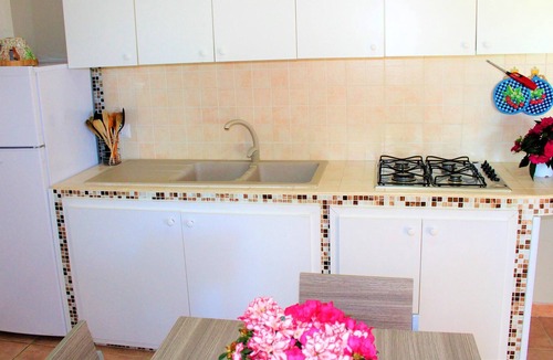 Torre San Giovanni House | Homerez - House 700 m away from the beach for 4 ppl. at Torre San Giovanni