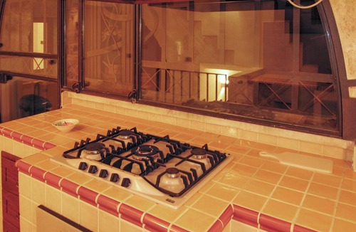 Surano House | Homerez - House in Surano - Fireplace, Garden