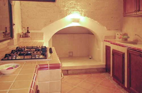 Surano House | Homerez - House in Surano - Fireplace, Garden