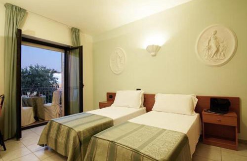 San Giovanni Rotondo Hotel | Hotel Leon - Ristorante Al Cavallino Rosso