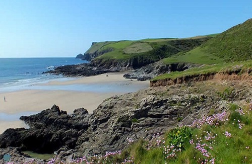 St Wenn House | Keepers Cottage - sleeps 2 adults, 2 children and your dogs