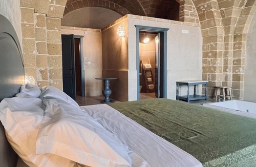 Felline Bed & Breakfast | King Room with Jacuzzi - Charming in Felline - Borgo Don Ciccio