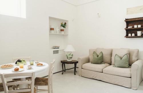 Cannole Apartment | La Canonica Suites
