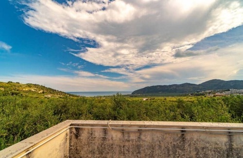 Mattinata House | Large apartment by the sea 4