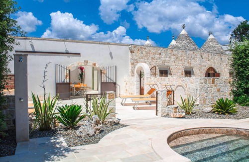 Martina Franca Villa | Large Luxury Trullo, Private HEATED Pool, Air Con and 90m2 Games Room