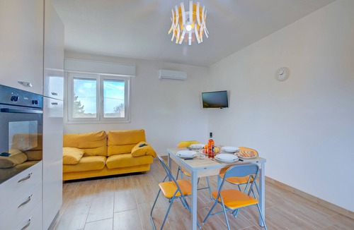 Manduria Apartment | Le Bianche Apt 2 with Garden near The Sea, Manduria, Italy