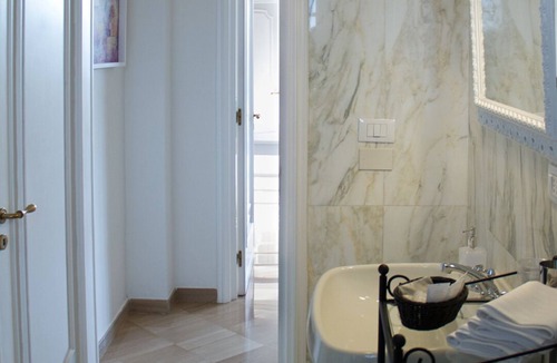 Trani Bed & Breakfast | Le Duchesse Rooms and Events