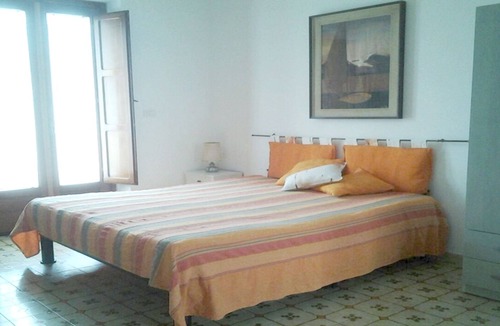 Marina di Ostuni Apartment | Low Cost Orange Studio Apartment, Kitchen Air Conditioning :Beach Holiday Apulia
