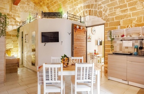 Bari City Centre Apartment | "LULLABY ROOM" APARTMENT BARI.