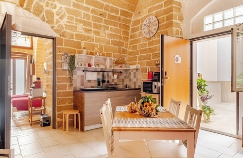 Bari City Centre Apartment | "LULLABY ROOM" APARTMENT BARI.