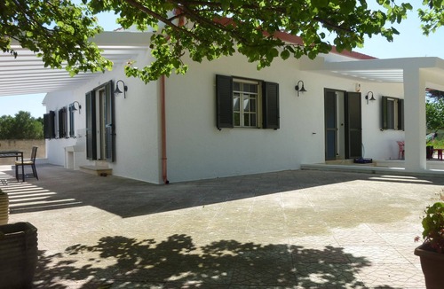 San Pietro in Bevagna House | Luxurious holiday house with garden and pool, 800 meters from the sandy beach