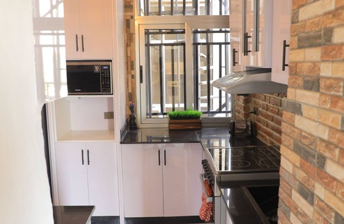 Kirkos Apartment | Luxurious Modern Traditional 2b/2ba apartment with WiFi in Addis Ababa