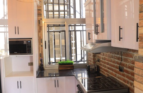 Kirkos Apartment | Luxurious Modern Traditional 2b/2ba apartment with WiFi in Addis Ababa