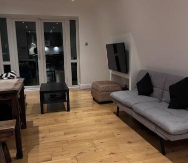 Askew Apartment | Luxury 2 bed 2 bath penthouse