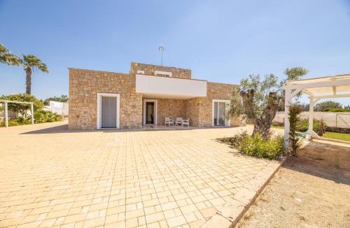 Capilungo Villa | Malaspina luxury pool