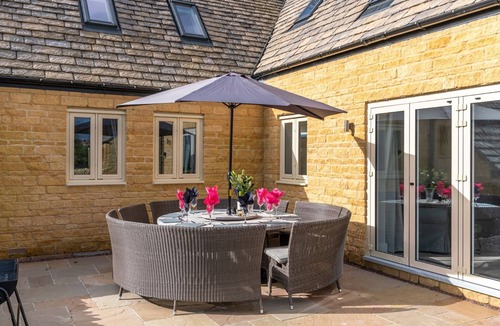 Ebrington Cottage | Maple House - sleeps 9 guests in 5 bedrooms