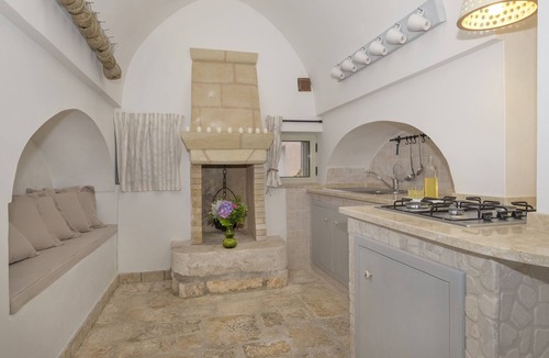 San Vito dei Normanni House | Masseria Ortensia. Garden with swing, hammock, deck chairs. Near the beaches.