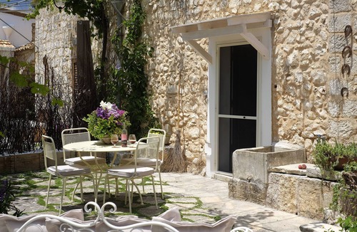 San Vito dei Normanni House | Masseria Ortensia. Garden with swing, hammock, deck chairs. Near the beaches.