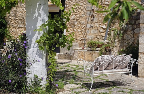 San Vito dei Normanni House | Masseria Ortensia. Garden with swing, hammock, deck chairs. Near the beaches.