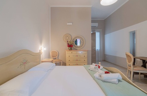 Melendugno Hotel | Masseria San Biagio - Deluxe T/Q 11, Calimera, Italy