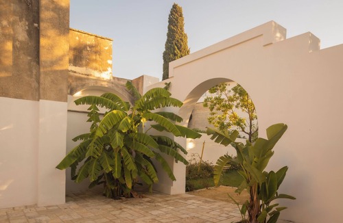 Muro Leccese Villa | Masseria with pool and garden in the center of town and 15 min from the beach