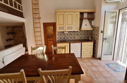 Mattinata Apartment | Mattinata, ancient renovated first floor in the historic center