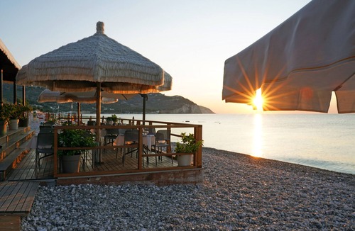 Mattinata House | "melograno" Holiday Home with Swimming Pool and Private Beach