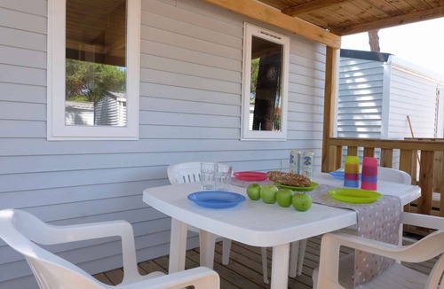 Mandrione House | Mobilehome with half-imagined wooden terrace