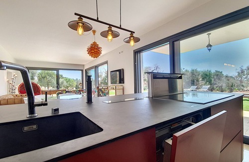 Marina di Felloniche Villa | Modern 5-star villa, heated pool 1km from the sea