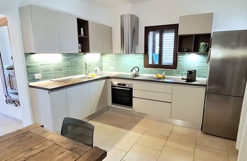 Ostuni Villa | Modern Villa, Pool, Air Cond., Veranda, BBQ, outdoor Kitchen, outrdoor Shower