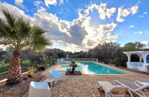 Ostuni Villa | Modern Villa, Pool, Air Cond., Veranda, BBQ, outdoor Kitchen, outrdoor Shower