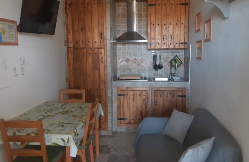 Uggiano la Chiesa Apartment | Natural. Stone ceilings, sweet reminder of the past. Guaranteed relaxation, nature.