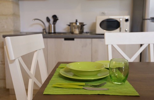 Vernole Apartment | Nice apartment for 2 people with WIFI, A/C, TV and pets allowed