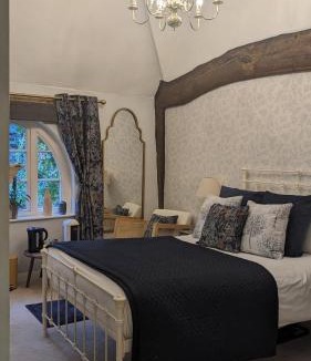 Putley Hotel | Old Rectory House, Redditch