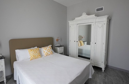 Margherita di Savoia House | Palazzo Novecento Panoramic Apartment 911
