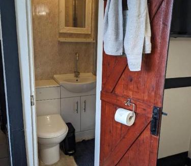 Shepton Mallet House | Prestleigh inn - great to stay