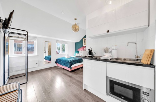 Bunhill Apartment | Prime Studio Stay: Comfort & Style in Central Spot