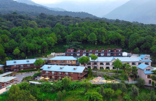 Sidhpur Hotel | Radisson Blu Resort Dharamshala