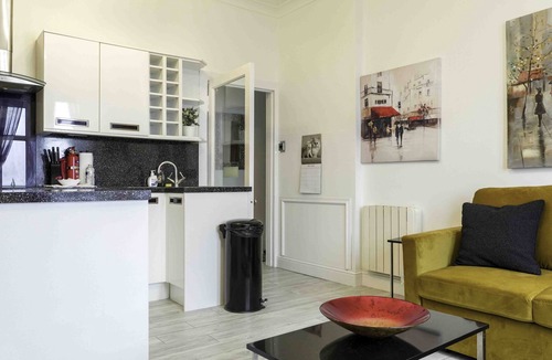 Newton Apartment | Refreshing Modern Apartment in Linlithgow