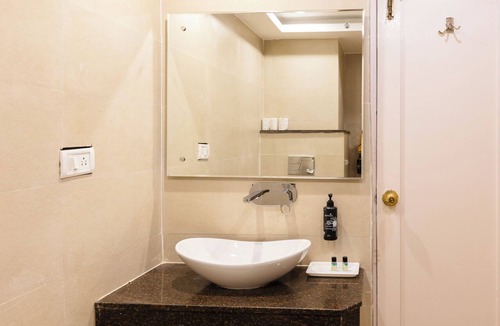 Srinagar Hotel | Riverside Resort