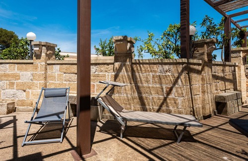 Vitigliano Apartment | Room 'Cielo' with Private Terrace, Wi-Fi and Air Conditioning