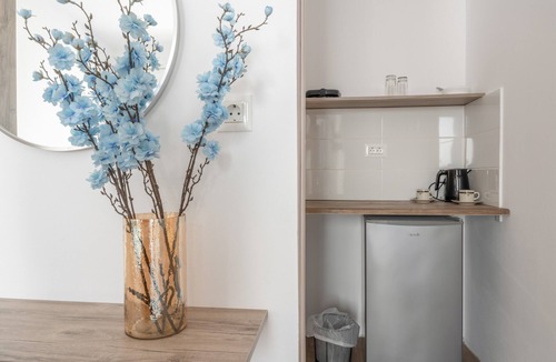 Pedi Apartment | Room 'Double 2' with Private Terrace, Wi-Fi and Air Conditioning