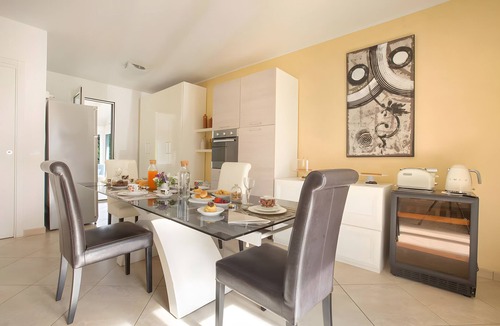 Melendugno Apartment | Room 'N. 3' with Shared Pool, Shared Garden and Wi-Fi